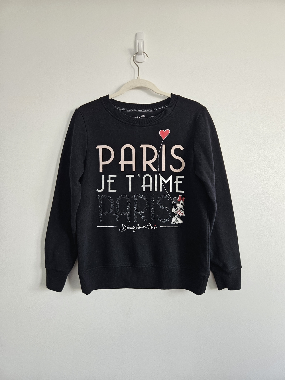 Disneyland Paris Black Crewneck with Minnie Mouse Size Medium